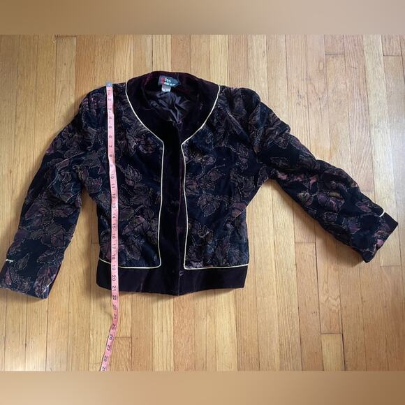 90s Vintage Velvet Leaf Patterned Blazer w Gold Piping - Picture 9 of 9